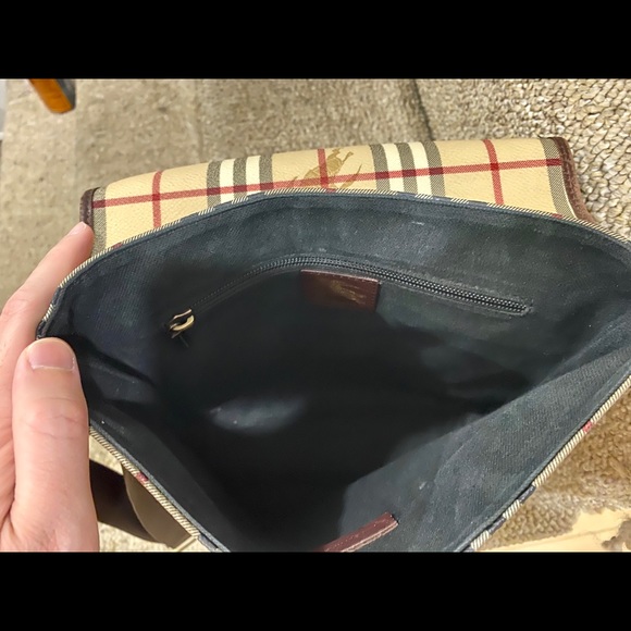 Burberry unisex messenger bag - Picture 9 of 12